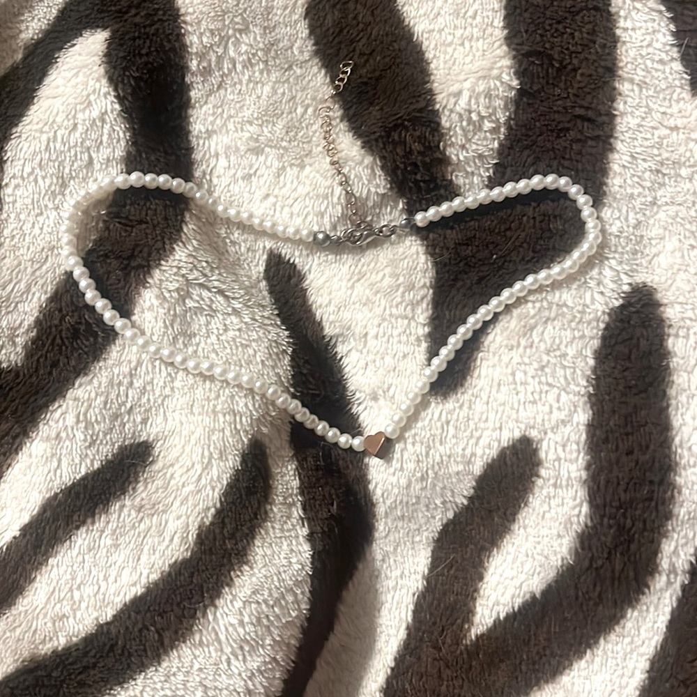 fake pearl heart necklace